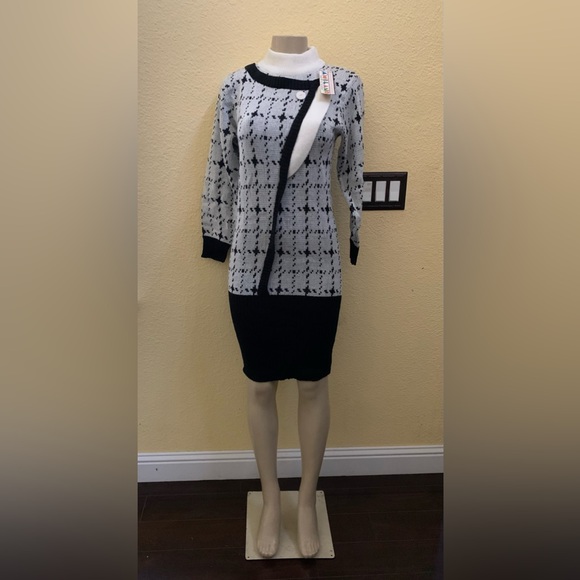 NWT VTG A’Milano Size Small Mock Neck Long Sleeve Sweater Dress - Picture 1 of 9